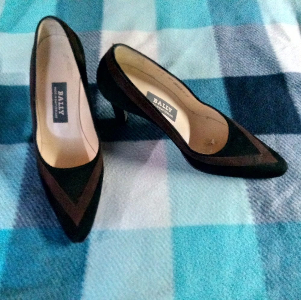 Vintage Bally Made In Switzerland Suede Heels